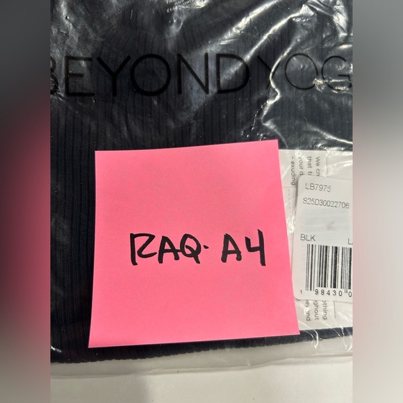 Beyond Yoga Women's Large Silhouette Cropped Tee Black NWT RIbbed Fabric - Picture 7 of 7